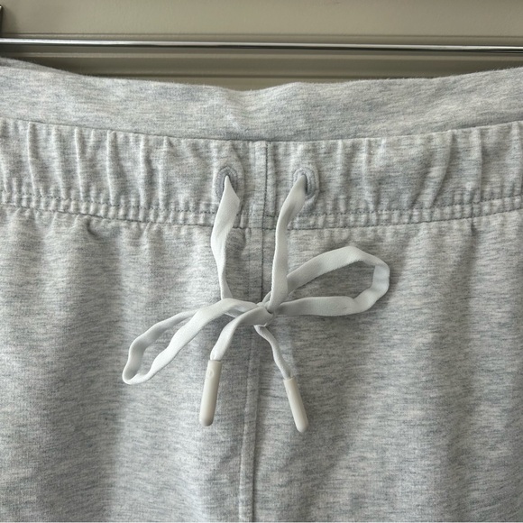 Lululemon Inner Glow Short 3" - Picture 4 of 9